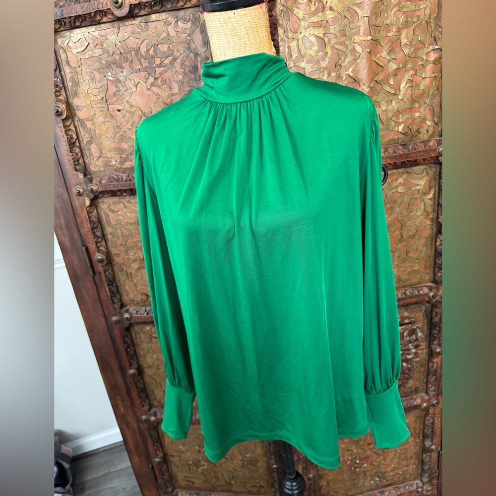 Paris Atelier Elegant Green Women's Top‎ L